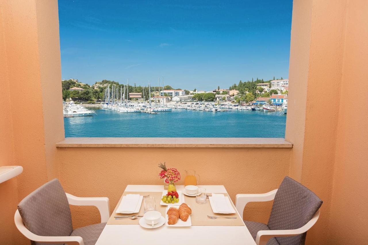Maistra Select Riva Apartments Vrsar Εξωτερικό φωτογραφία